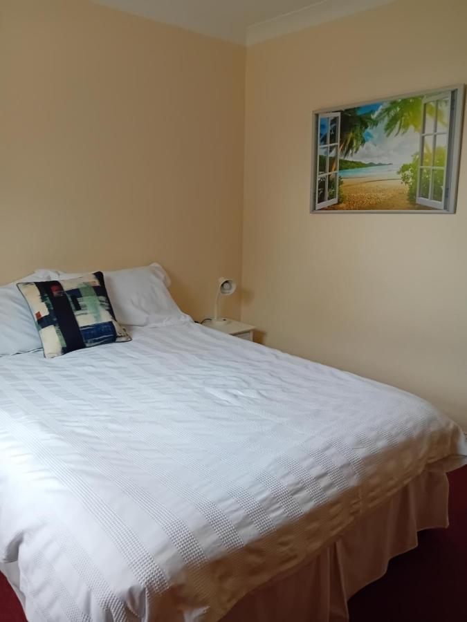 Ensuite Double Room ลอนดอน ภายนอก รูปภาพ
